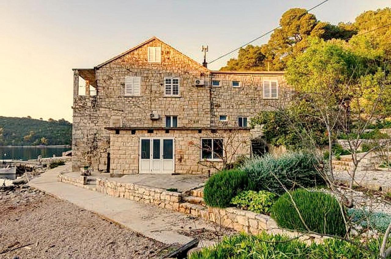 Guest House Kiko Pomena Exterior photo